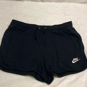 Nike Sportswear Essential French Terry shorts Size L Black
